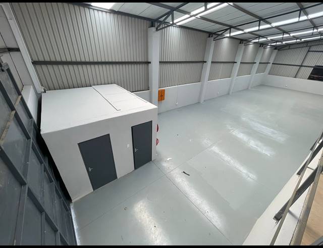 1,214M² WAREHOUSE TO LET IN COSMO BUSINESS PARK
